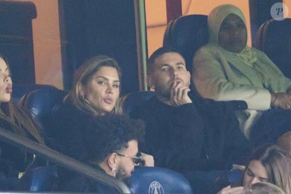 Son club du PSG a communiqué sur le départ de son joueur, actuellement en pleine Coupe du monde des clubs

Lucas Hernandez et sa nouvelle compagne Victoria Triay en tribunes du match de Ligue 1 McDonald's opposant le Paris Saint-Germain (PSG) au Racing Club de Lens (RCL) (1-0) au Parc des Princes à Paris, France, le 2 novembre 2024. © Cyril Moreau/Bestimage