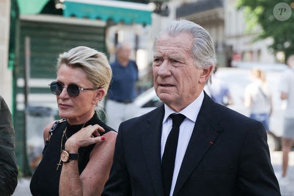 Sophie Davant et William Leymergie assistent aux obsèques de Philippe Labro à l'église Saint Germain des Prés à Paris, France, le 13 juin 2025. Philippe Labro, journaliste, auteur, réalisateur et compositeur prolifique, est décédé à l'âge de 88 ans des suites d'un cancer le 4 juin. Photo by Nasser Berzane/ABACAPRESS.COM