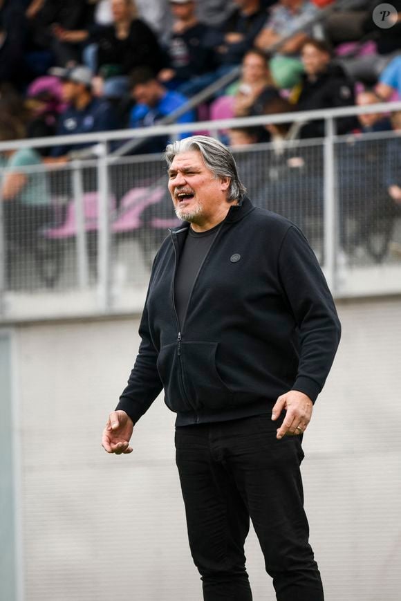 David Douillet lors du match de football caritatif pour l’UNICEF à Bourg-en-Bresse, France, le 10 avril 2023. 

Photo : Pierre Perusseau / Bestimage