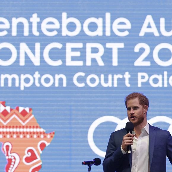 En mars dernier, le prince Harry démissionnait de l'association Sentebale, qui aide les jeunes d'Afrique australe notamment atteints de VIH.

Le prince Harry au palais de Hampton Court à Londres, le 11 juin 2019.

Photo : Agence / Bestimage