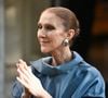 Céline Dion signe son grand retour musical sur scène avec une série de concerts très attendus.

Céline Dion salue ses fans devant son hôtel, Royal Monceau à Paris.

© Lionel Urman/Bestimage