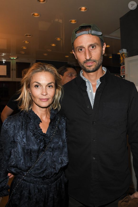 Les deux tourtereaux avaient d'ailleurs évoqué ce sujet, dans "C à vous", le 4 avril 2018. "Ce n'est pas possible sinon. C'est trop difficile", avait assuré Arié Elmaleh. 

Exclusif - Arié Elmaleh et son ex-compagne Barbara Schulz - Première de la pièce "La Souricière" lors de la réouverture du théâtre de la Pépinière après travaux à Paris le 10 septembre 2019. © Coadic Guirec/Bestimage
