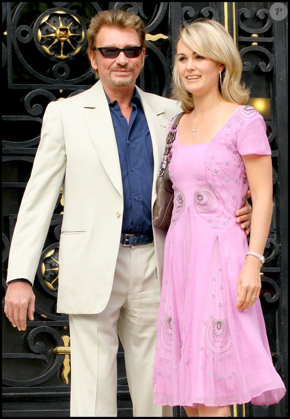Archive - Johnny et Laeticia Hallyday au mariage de Mimie Mathy et Benoist Gérard à la mairie de Neuilly Sur Seine le 27 août 2005. © Guillaume Gaffiot / Bestimage© Guillaume Gaffiot / Bestimage