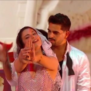 La répétitrice est accompagnée de Christophe Licata

Lucie Bernardoni et Christophe Licata sur le plateau de Danse avec les stars le 30 janvier 2026. Capture d'écran/TF1