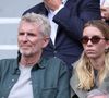 Denis Brogniart et sa fille dans les tribunes lors des Internationaux de France de Tennis de Roland Garros 2025. Paris, le 26 mai 2025. © Jacovides-Moreau/Bestimage