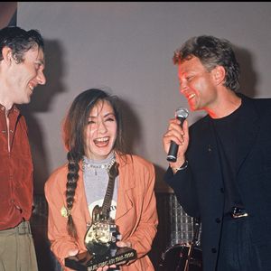 Fred Chichin et Catherine Ringer reçoivent le prix du bus d'acier au Bus Palladium en 1990