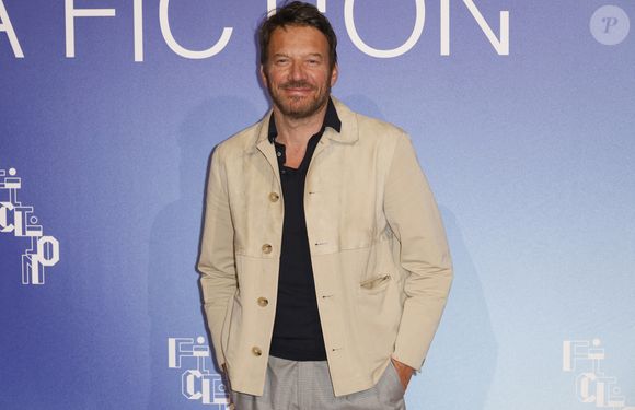 "Donc ça vous isole un peu des amis parce que votre enfant peut éventuellement foutre vraiment le bordel.”
Samuel le Bihan - Photocall de la projection du 13 septembre lors de la 26ème Edition du Festival de la Fiction de La Rochelle. Le 13 septembre 2024
© Christophe Aubert via Bestimage