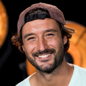 Jérémy Frérot dévoile une chanson sur sa séparation d’avec Laure Manaudou !
Trois ans après son deuxième album, le chanteur revient ce lundi avec un titre touchant, « Adieu », dans lequel il chante sa rupture avec la nageuse et leur nouvelle vie de parents séparés de deux enfants. Gaffiot-Moreau / Bestimage