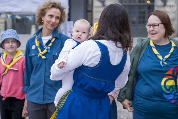 La princesse Sofia "Hellqvist" de Suède et sa fille la princesse Ines lors de l'"Open Castle Day” dans le cadre de la fête nationale de Suède à Stockholm le 6 juin 2025  Dana Press / Bestimage
