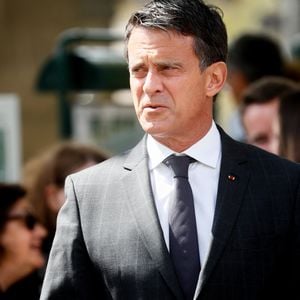 Le nouveau ministre d’Etat chargé des Outre-mer a été qualifié de "traître" par un auditeur

Exclusif - Manuel Valls - Obsèques de l'avocat et homme politique français Tony Dreyfus au cimetière du Montparnasse à Paris, France, le 5 mai 2023. © Christophe Clovis/Bestimage