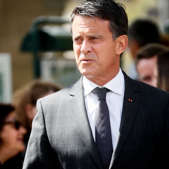 Le nouveau ministre d’Etat chargé des Outre-mer a été qualifié de "traître" par un auditeur

Exclusif - Manuel Valls - Obsèques de l'avocat et homme politique français Tony Dreyfus au cimetière du Montparnasse à Paris, France, le 5 mai 2023. © Christophe Clovis/Bestimage