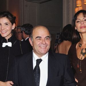 La princesse de Savoie Clotilde Courau (G), Jean Benguigui et Mathilda May (D) assistent à la soirée de charité 'Dessine-moi un mouton', à l'hôtel Four Season George V, à Paris, France, le 11 décembre 2006. L'ONG "Dessine-moi un mouton" aide les enfants et leur famille infectés par le VIH/sida. Photo Christophe Guibbaud/ABACAPRESS.COM