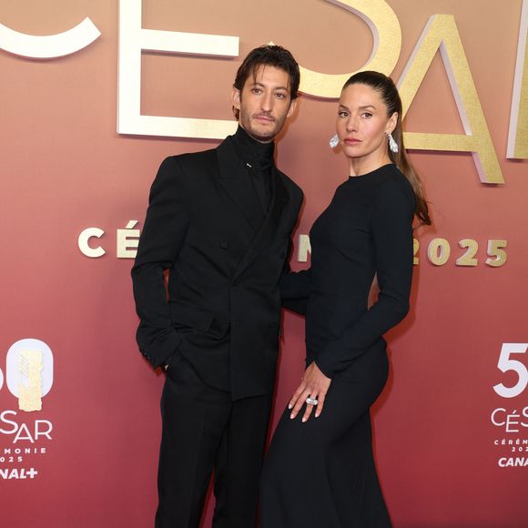 Pierre Niney, Natasha Andrews - Photocall de la 50ème édition de la cérémonie des César à l'Olympia à Paris, France, le 28 février 2025 © Dominique Jacovides - Olivier Borde / Bestimage