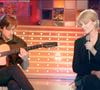 et Françoise Hardy annonce un nouvel album jazz, "The Jazz Nights", le 23 octobre. 

Françoise Hardy et son fils Thomas Dutronc se produisent en direct lors de l'enregistrement de l'émission de Michel Drucker « Vivement Dimanche ». Paris, France, 01/09/2001. © Jean-Jacques Datchary/ABACA.