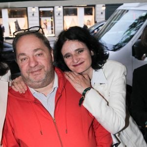 Olivier Kaefer, Valérie Bochenek - Personnalités aux Deux Magots pour la 3ème édition du salon du livre à Saint-Germain-des-Prés "Des pages avant la plage" à Paris le 6 juin 2026

© Philippe Baldini / Bestimage
