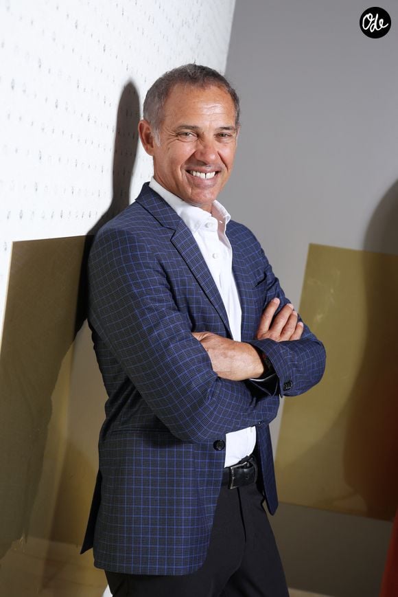 Exclusif - Paul Belmondo lors d'une séance photo au Festival du Cinéma Francais et de la gastronomie d'Aix-Les-Bains, France, le 6 juin 2025. © Denis Guignebourg/Bestimage