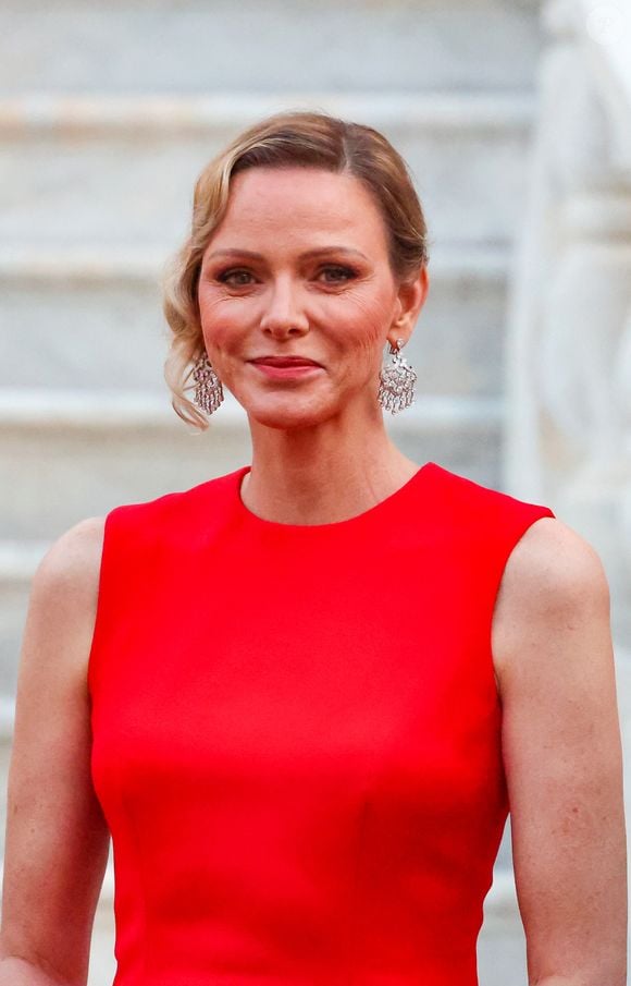 La princesse Charlène de Monaco arrivant au dîner d'état en l'honneur de la visite du couple présidentiel français au palais princier de Monaco © Claudia Albuquerque/Bestimage