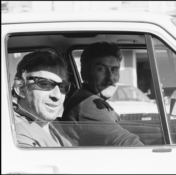 D'après "Le Parisien", un incendie s'est déclaré dans l'appartement de la nonagénaire niché au 4ème étage d'un immeuble à Boulogne-Billancourt. Archives - Serge Gainsbourg en voiture en 1981 (AGENCE / BESTIMAGE).