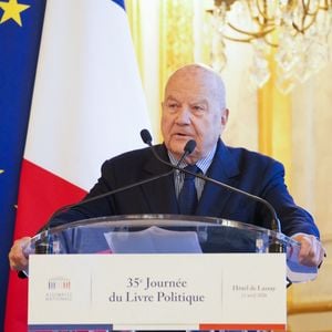 Marc Ladreit de Lacharrière prononce un discours lors de la 35ème Journée du Livre Politique à l'Assemblée Nationale (Hôtel de Lassay) à Paris le 11 avril 2026.
© Anne-Sophie Guebey / Bestimage