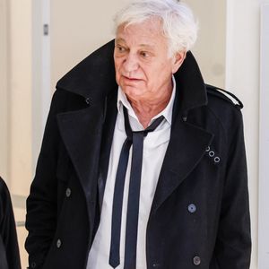 L'animateur de radio et de télévision Laurent Boyer arrive, accompagné de son avocate Marie-Alix Canu-Bernard, au tribunal judiciaire de Paris, France, le 30 mars 2026 lors d'une suspension de séance dans son procès pour violences conjugales et harcèlement. Laurent Boyer est accusé par une ancienne compagne de violences conjugales habituelles, de harcèlement et d'enregistrement non consenti d'images intimes. © Julien Sarkissian/Bestimage