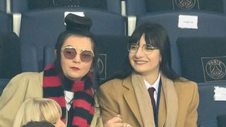Hoshi et Gia Martinelli en trouple ? La chanteuse aurait introduit dans leur vie celle qui est aujourd’hui la compagne de son ex