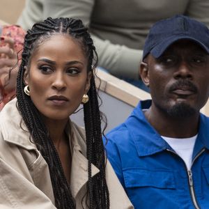 Harry Roselmack et sa nouvelle compagne Jennifer Galap en tribunes lors des Internationaux de France de Tennis de Roland Garros 2025, à Paris, France, le 7 juin 2025. © Cyril Moreau/Bestimage