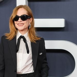 Isabelle Huppert (Bijoux De Beers London) au photocall de la 51ème cérémonie des César à l'Olympia à Paris, France, le 26 février 2025 © Borde-Jacovides/Bestimage