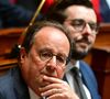 ce dernier s'est exprimé comme rarement sur son épouse et s'il lui rendait souvent visite sur les tournages :

François Hollande lors d'une séance de questions au gouvernement à l'Assemblée nationale à Paris, France, le 8 avril 2025. © Christian Liewig / Bestimage