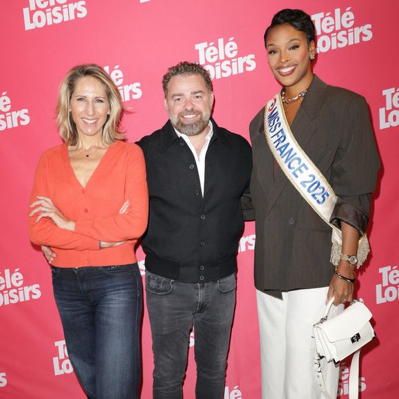 Maud Fontenoy, Julien Lamury et Angélique Angarni-Filopon (Miss France 2025) - Photocall de la soirée "Télé Loisirs Awards 2025" au Jardin d'Acclimatation à Paris le 23 septembre 2025. © Coadic Guirec/Bestimage