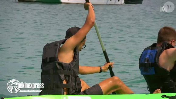 Lors d'une épreuve dans l'eau 

Capture d'écran de "Pékin Express" sur M6