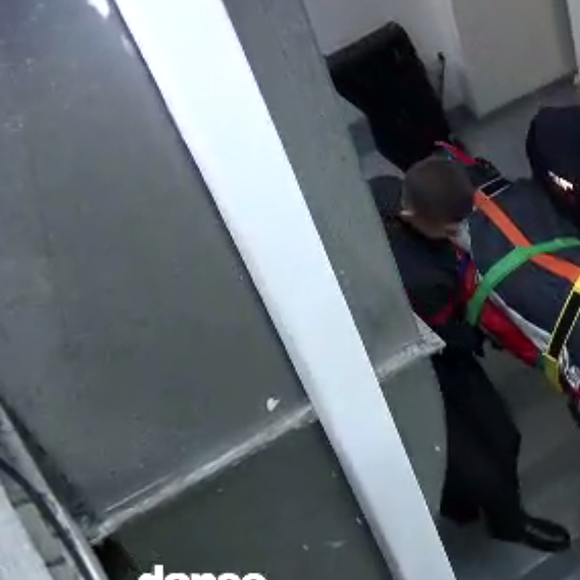 La lourde chute d'Iris Mittenaere pendant les répétitions de "Danse avec les stars", le 20 novembre 2018.