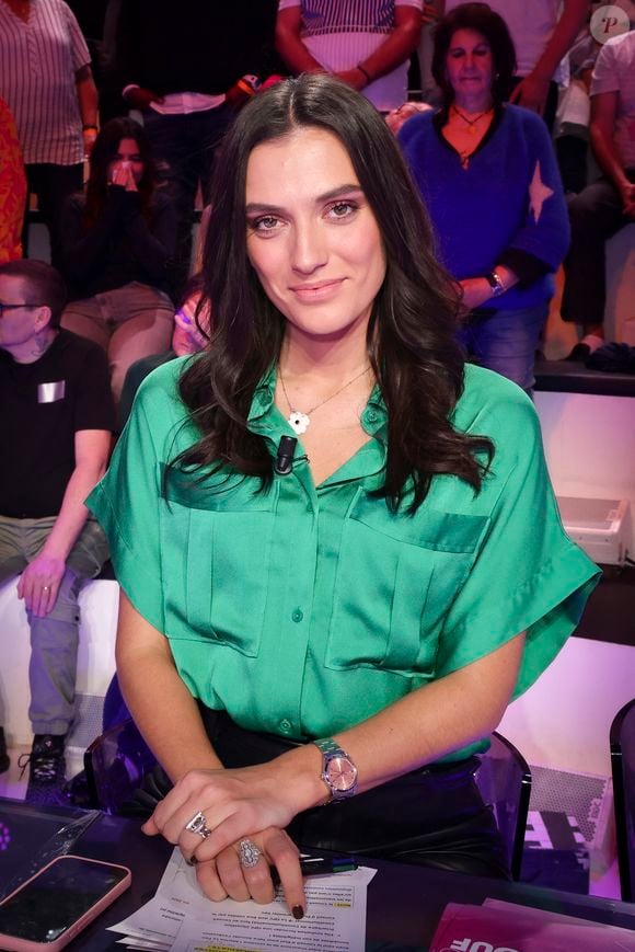 Shana Loustau, sur le plateau de TBT9 présenté par C.Hanouna, et diffusé en direct sur W9, Paris, France, le 16 octobre 2025. © Jack Tribeca / Bestimage