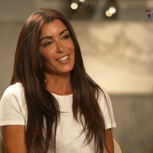 La chanteuse est en pleine promotion de son album de reprises de Dalida

Jenifer est l'invitée d'Isabelle Ithurburu dans l'émission "50' Inside" sur TF1 le 29 août 2026.