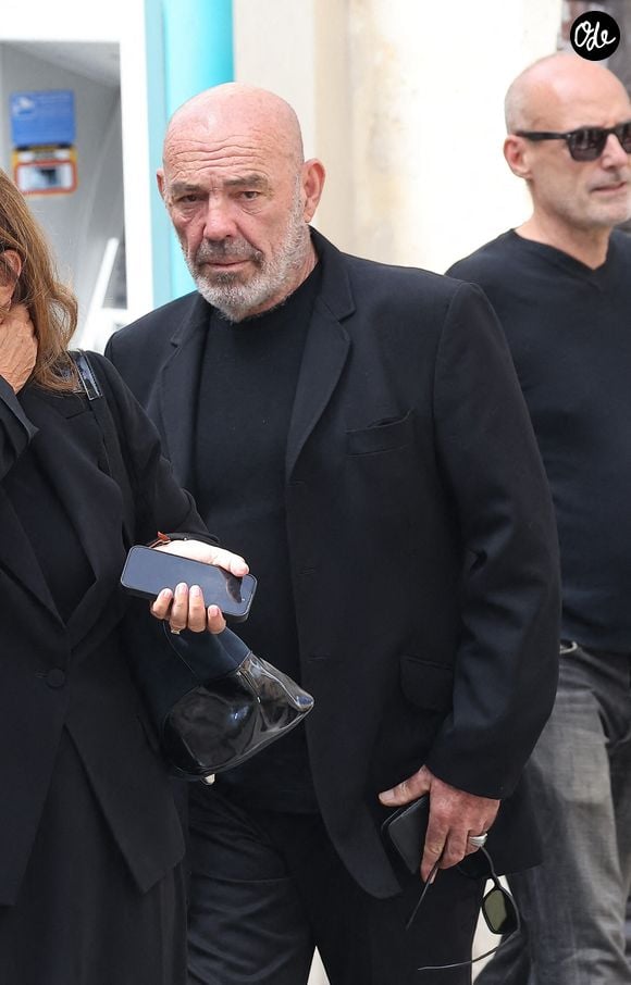 Leur collaboration a rapidement laissé place à une véritable amitié, qui a perduré bien au-delà des plateaux de télévision

Philippe Corti assistant aux funérailles de Thierry Ardisson à l'église Saint-Roch à Paris, en France, le 17 juillet 2025. Journaliste de télévision, animateur et producteur français pionnier, surnommé « l'Homme en noir », Thierry Ardisson est décédé d'un cancer le 14 juillet à l'âge de 76 ans. Photo : ABACAPRESS.COM