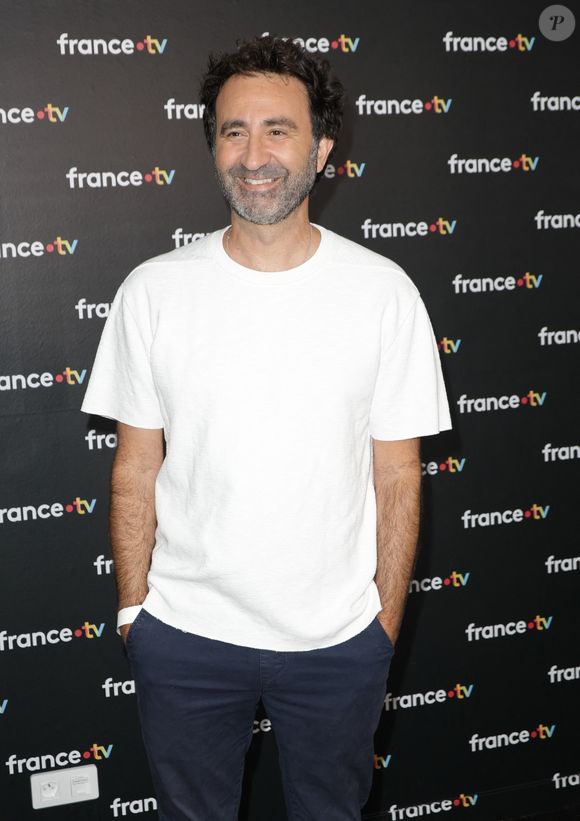 Mathieu Madénian au photocall de la conférence de presse de rentrée de France Télévisions à Paris, France, le 4 septembre 2024. © Coadic Guirec/Bestimage