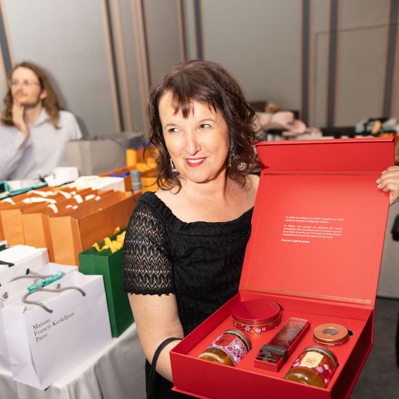Anne Roumanoff au dîner de gala caritatif de l'ONG Elisecare dédié aux enfants de la guerre au Pavillon Ledoyen à Paris le 24 Novembre 2025.
© Julien Sarkissian / Bestimage