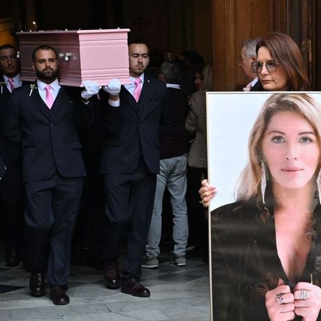 Pour le dernier voyage de Loana, le geste chargé de sens de ses "amis de l’aventure Loft Story"