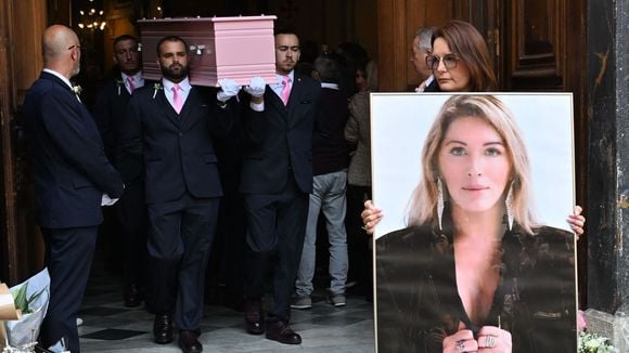 Pour le dernier voyage de Loana, le geste chargé de sens de ses "amis de l’aventure Loft Story"