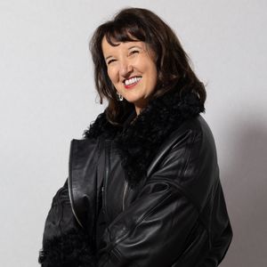 Anne Roumanoff au photocall du défilé Vaillant Collection Femme Prêt-à-Porter Automne/Hiver 2026-2027 lors de la Fashion Week de Paris (PFW) au palais de Tokyo, à Paris, France, le 6 mars 2026. © Julien Sarkissian/Bestimage