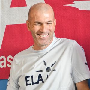 Zinedine Zidane lors de la lecture de la dictée ELA aux élèves de la 6ème F du collège Henri Barnier à Marseille le 18 octobre 2022. Le texte de la dictée 2022 est de Mohamed Mbougar SARR, "L'étoile qui n'avait pas sommeil", lauréat du Prix Goncourt 2021. Agence / Bestimage