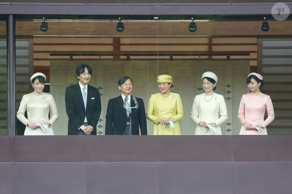 La princesse Mako, le prince Akoshino, la princesse Kiko, la princesse Kako - Première apparition publique de l'empereur Naruhito et de l'impératrice Masako au palais impérial à Tokyo le 4 mai 2019. Photo : Aflo / Bestimage