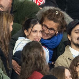Iris Mittenaere a été réconfortée par Marie-Pierre, la maman d'Antoine Dupont

Exclusif - Iris Mittenaere, Marie-Pierre Galès, mère de A.Dupont lors du match de rugby du Tournoi des Six Nations France contre Angleterre au Stade de France à Saint-Denis le 14 mars 2026. © AGENCE / BESTIMAGE