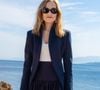 D'autres personnalités de prestige ont fait le déplacement jusqu'en Corse pour applaudir la collection Printemps-Été 2027 de Simon Porte Jacquemus, à savoir Isabelle Huppert,

Isabelle Huppert - Photocall du défilé "Le Bonheur" By Jacquemus au phare de la Pietra à l'Ile Rousse en Corse le 29 juin 2026. © Luis Sanchez / Crystal / Bestimage