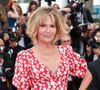 L'occasion de s'intéresser à la comédienne

Clémentine Célarié - Montée des marches du film " Top Gun : Maverick " lors du 75ème Festival International du Film de Cannes. Le 18 mai 2022 © Cyril Moreau / Bestimage