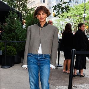 Halle Berry arrive au "Chanel Through The Lens Luncheon" à New York.
© Bestimage