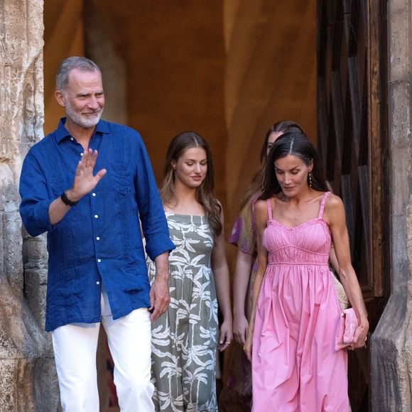 Le roi Felipe VI, la reine Letizia, la princesse héritière Leonor et la princesse Sofia visitent l'exposition "Paysage-Miro" de Joan Miro à La loge de Palma à Majorque, le 5 août 2025. LALO YASKY / BESTIMAGE