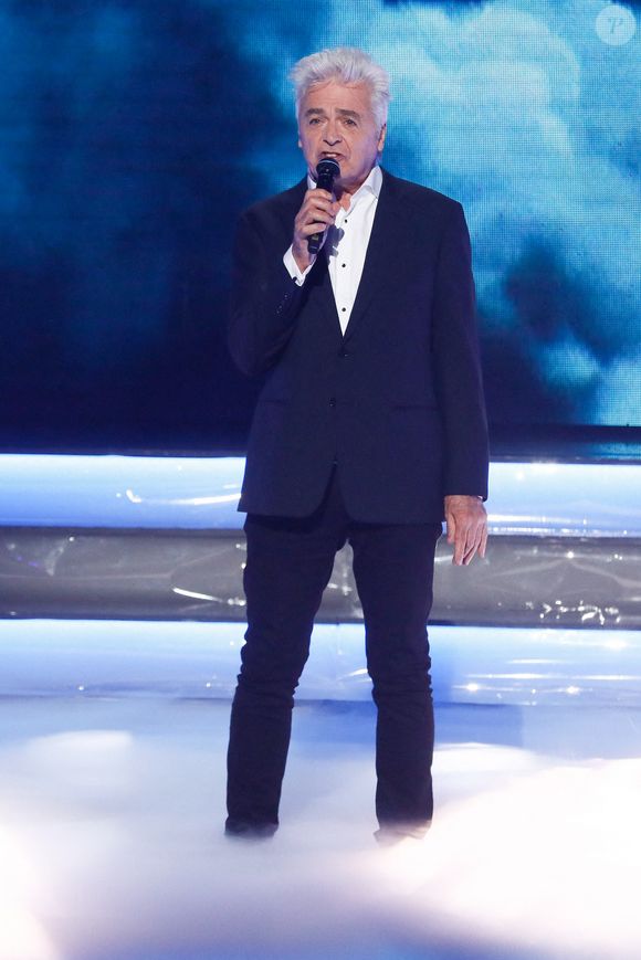 Le chanteur, habituellement discret, a décidé d’en parler publiquement à 76 ans.

Daniel Lavoie chante "Belle" à l'enregistrement de l'émission "Tout le monde chante contre le cancer, les stars relèvent le défi" dans le cadre du gala de l'association "Tout le monde chante contre le cancer". Le 22 novembre 2022 © Christophe Clovis-Coadic Guirec / Bestimage