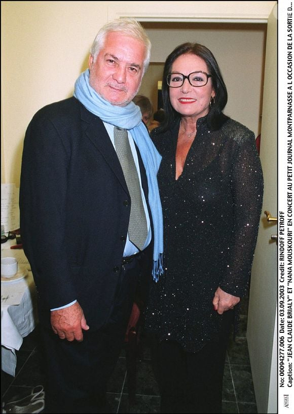 Jean-Claude Brialy et Nana Mouskoury en concert au Petit Journal - Montparnasse à l'occasion de la sortie de son album "Nana Swing" - 2003. (BERTRAND RINDOFF PETROFF / BESTIMAGE).
