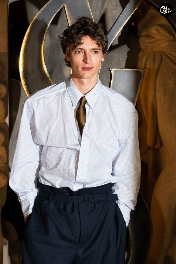 Vassili Schneider assiste au défilé de la collection femme automne-hiver 2026-2027 dans le cadre de la Fashion Week de Paris, le 3 mars 2026 à Paris, en France. Photo de Laurent Zabulon/ABACAPRESS.COM