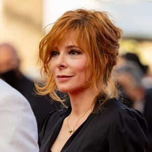 Mylène Farmer - Montée des marches du film « OSS 117 : Alerte rouge en Afrique Noire » lors du 74ème Festival International du Film de Cannes. Le 17 juillet 2021
© Borde-Jacovides-Moreau / Bestimage